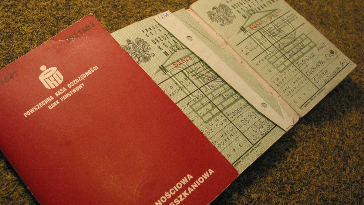 Książeczka mieszkaniowa z czasów PRL