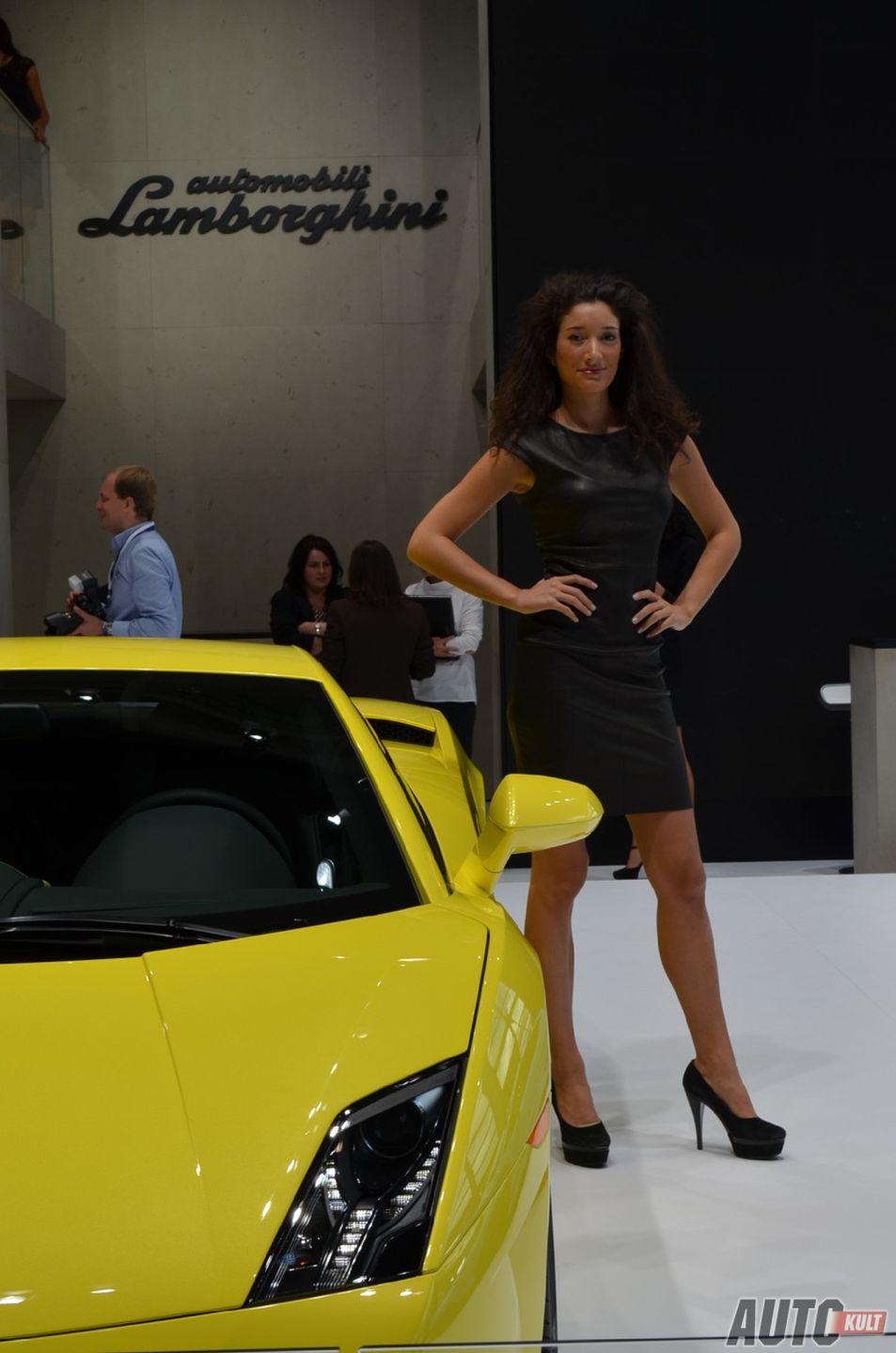 Hostessy z Paris Motor Show 2012 [galeria] 40