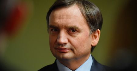 Polska znowu na tapecie w Parlamencie Europejskim. Tłumaczyć ma się Zbigniew Ziobro