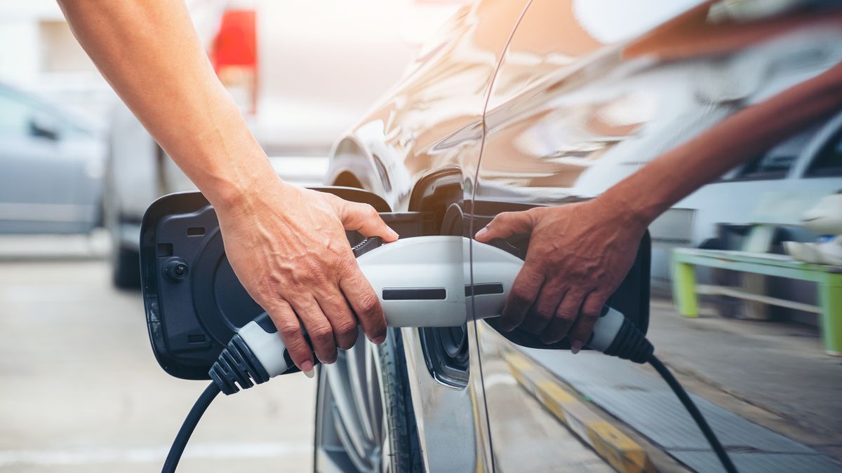 Prezes Forda w Polsce uważa, że elektromobilność to jeden z tych trendów, które zadecydują o tym, czym i jak będziemy jeździć za 20 lat. 