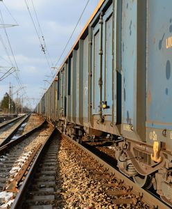 Podlaskie. Pociąg wypadł z torów. Wielogodzinne utrudnienia