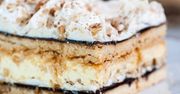 Ciasto "pychotka" z masą budyniową i bezą z dodatkiem konfitury