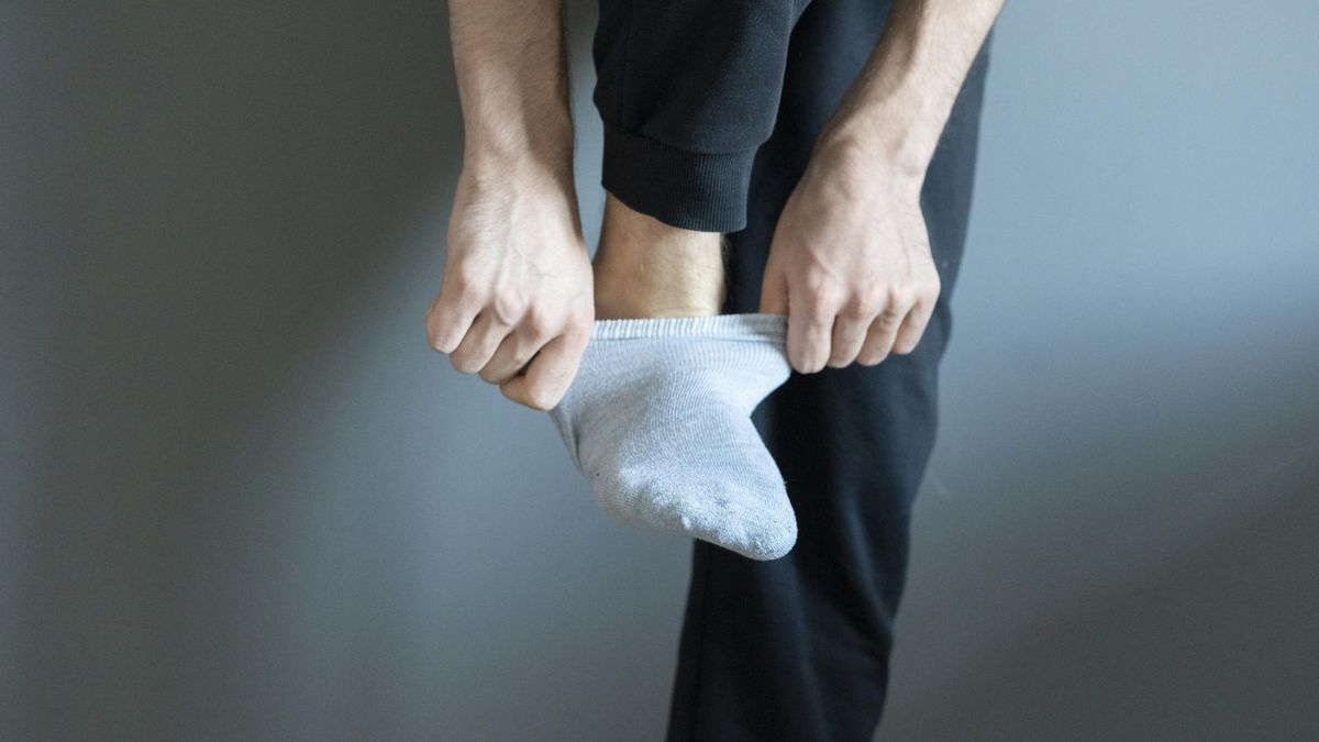 Czy można dwa razy pod rząd zakładać te same skarpetki?