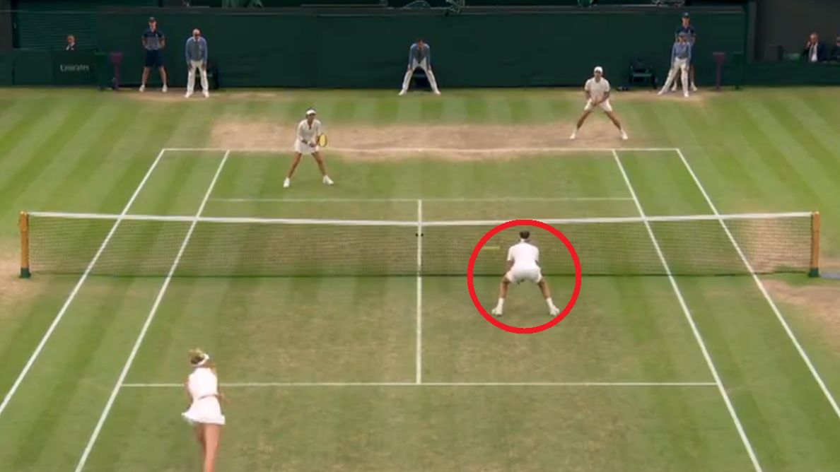 Na zdjęciu: Michael Venus trafiony przez Erin Routliffe