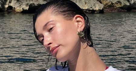 Hailey Bieber wróciła na Instagram po przerwie. Internauci patrzą na brzuch: "Czy to OGŁOSZENIE CIĄŻY?" (FOTO)