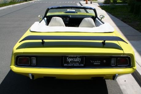 Oto Hemi Cuda cabrio z 1971 roku.