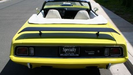 Oto Hemi Cuda cabrio z 1971 roku.