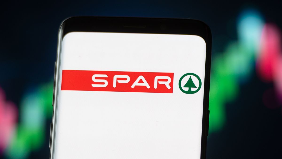 POLAND - 2020/11/04: In this photo illustration a Spar logo seen displayed on a smartphone. (Photo Illustration by Mateusz Slodkowski/SOPA Images/LightRocket via Getty Images)