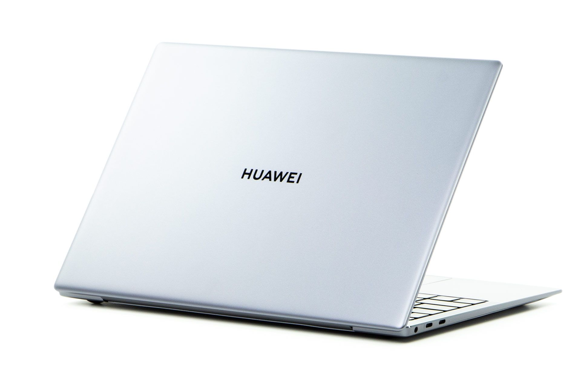 Huawei MateBook X PRO 2020 - przymknięta pokrywa