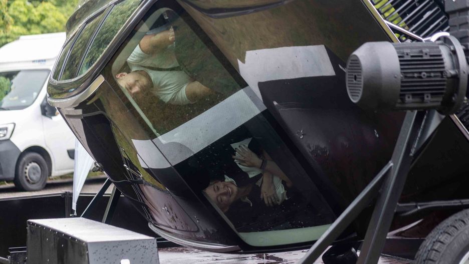 Dachowania lepiej nie doświadczyć, ale w Volvo można to poczuć i się nawet uśmiechać...