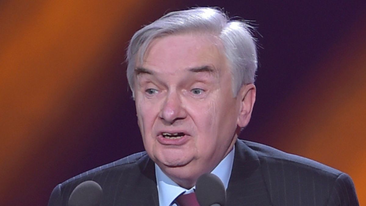 Jakie wykształcenie ma Tadeusz Sznuk?