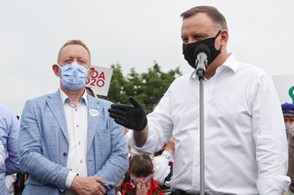 Szwalnia, której nie ma. Prezydent zapowiadał sukces i miliony maseczek, ale maszyny nie ruszyły