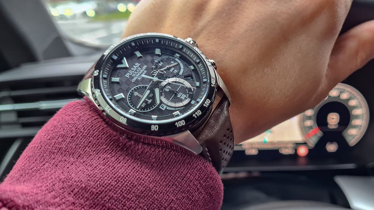 Pulsar Chronograph Solar PZ5109X1: Jak działa mechanizm solarny? 1
