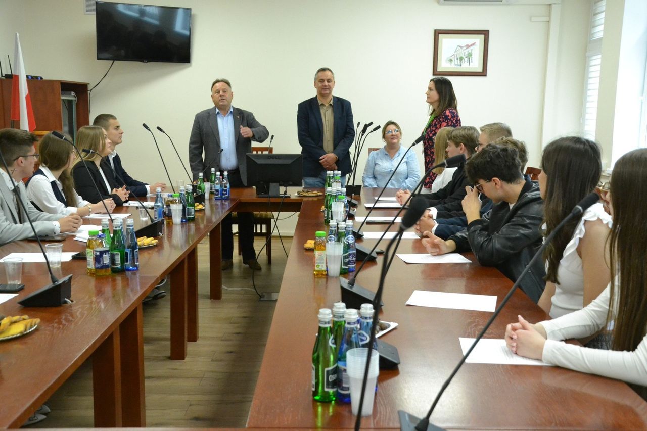 Młodzieżowa Rada Powiatu po raz pierwszy obradowała w Lipnie