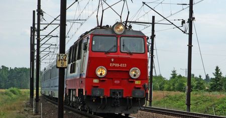 Rowerzysta zginął pod kołami pociągu. Tragiczny wypadek w Pile