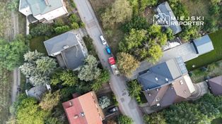 Warszawa: Zwłoki w stanie znacznego rozkładu na terenie posesji w Wawrze. Interwencja straży i policji