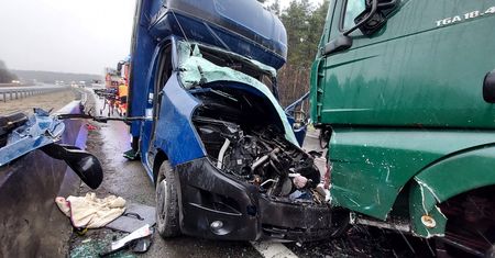 Karambol na trasie S1. Nie żyją matka i niemowlę