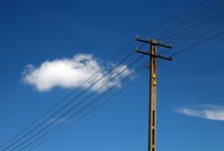Śląskie. Ponad tysiąc odbiorców bez prądu z powodu silnego wiatru