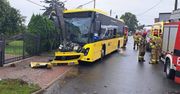Koszmarny wypadek w Tarnowskich Górach. Autobus wbił się w słup