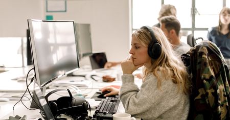 Połowa Polaków nie czuje się doceniana w pracy. To błąd firm i managerów