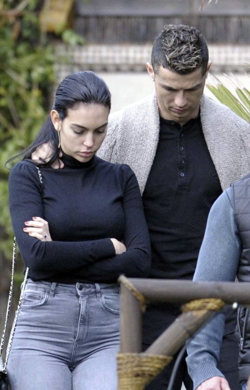 Gwiazdy składają kondolencje Cristiano Ronaldo i Georginie Rodriguez po stracie synka