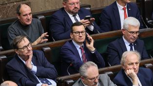 Złe wieści dla Morawieckiego. Nowy sondaż to dzwonek alarmowy