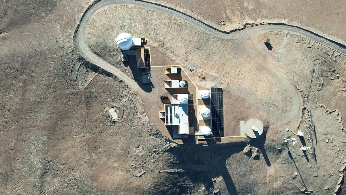 Widok polskiego Obserwatorium Cerro Murphy z drona.