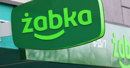 Żabka omija prawo w sprawie energetyków. Internauci zrobili memy!