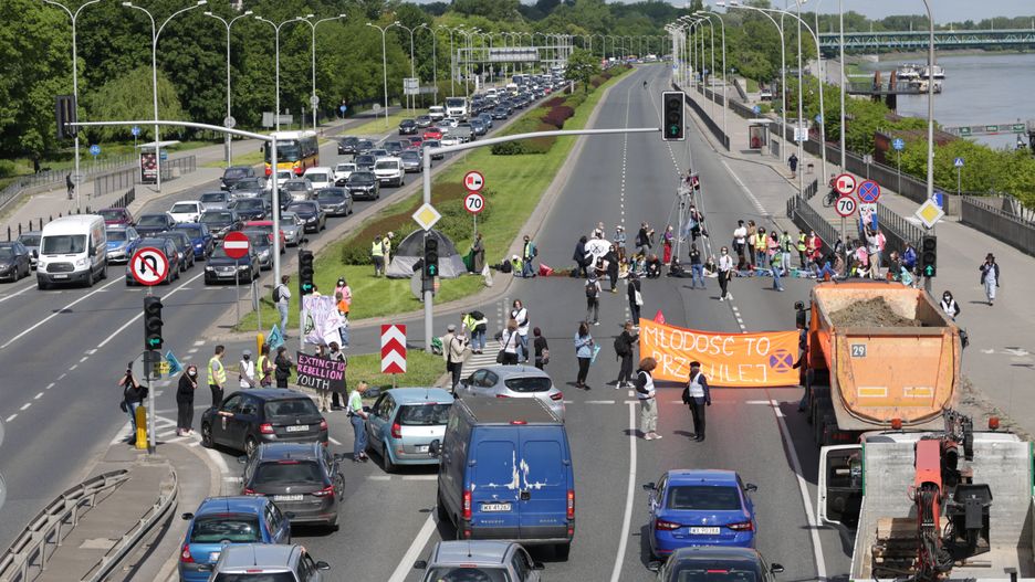 Warszawa. Aktywiści zablokowali Wisłostradę