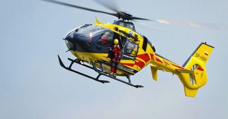 Skoczył na główkę i nie wypłynął. Lądował śmigłowiec LPR