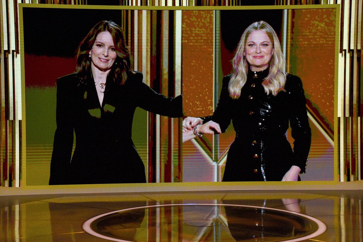 Tina Fey i Amy Poehler prowadziły 78. galę Złotych Globów z dala od siebie.