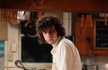 Zanim poznał go cały świat, pracował na zmywaku. Poszłam na film "Tony"