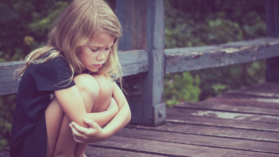 Dziewczynka, która płakała nad ciałem swojego oprawcy. Historia porwania Nataschy Kampusch (WIDEO)