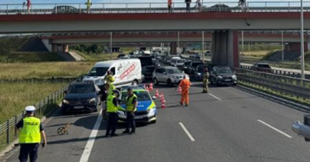 Wypadek na S8. Kobieta wyszła z auta. Nie żyje