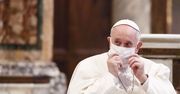 Zdjęcie dnia. Papież Franciszek po raz pierwszy w masce w miejscu publicznym