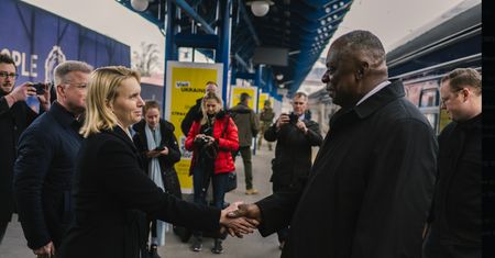 Nagła wizyta. Szef Pentagonu przybył do Kijowa