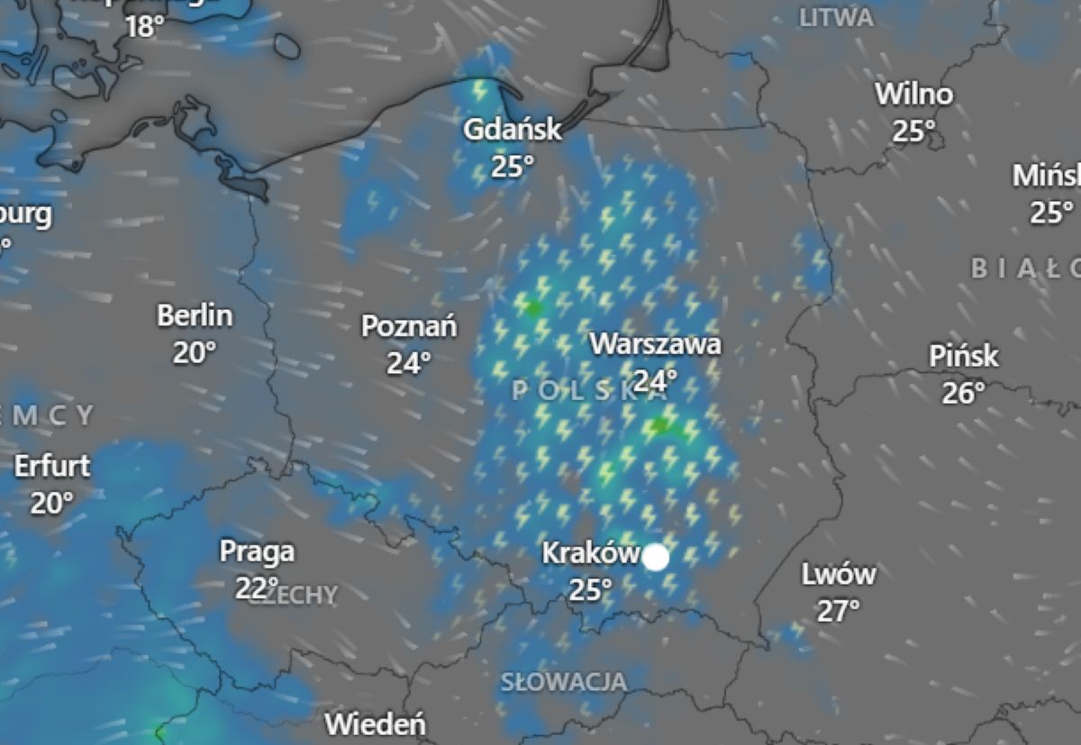 Nadciągną nad Polskę już w piątek. Tu będzie ich najwięcej