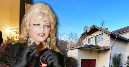 Dom Violetty Villas zamienia się w ruinę. "Serce ściska, gdy się na to patrzy"