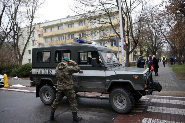 Warszawa. Na miejsce wezwano saperów