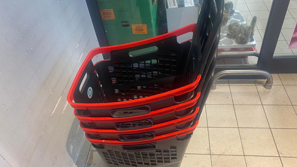 Biedronka postawiła na koszyki z ukrytą funkcją