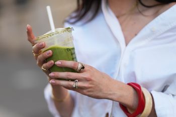 Matcha zagrożona. Zmiany klimatu uderzają w jej uprawy