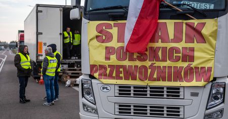Wójt cofnął zgodę na protest na granicy z Ukrainą. Protestujący: Nie zejdziemy z niczym