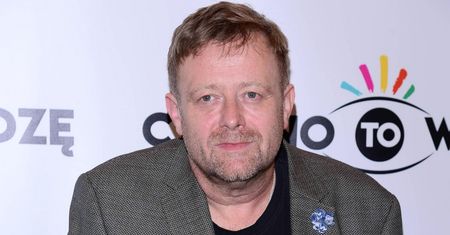 Olaf Lubaszenko schudł. Odmieniony wspiera sprzedawców chryzantem