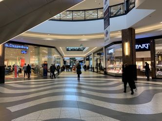 Obostrzenia ogólnokrajowe. Galeriom przepada niedziela handlowa