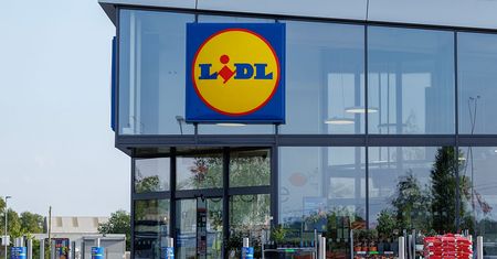 Lidl wycofuje dwie partie mleka. Sprawdź numer partii