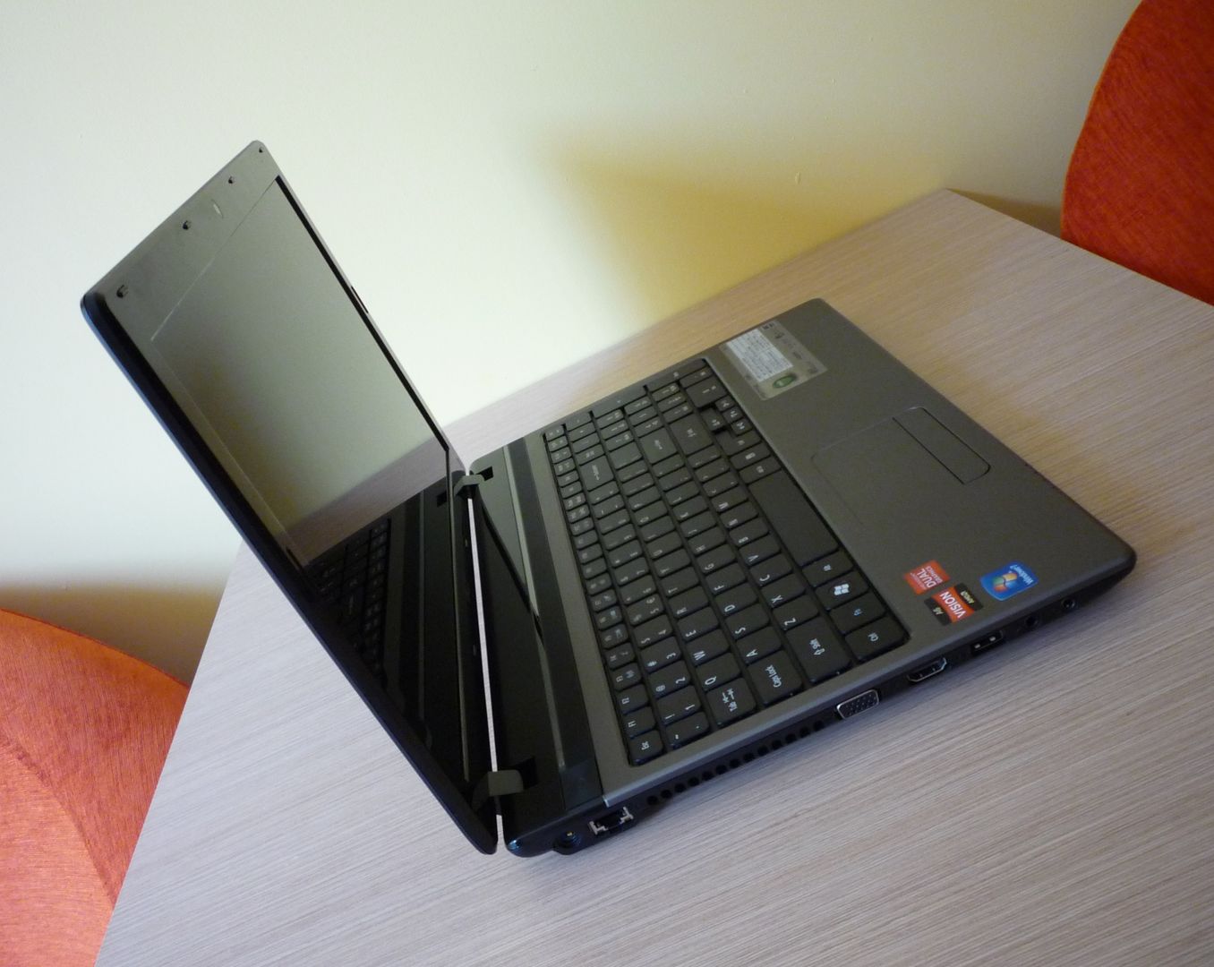 Acer Aspire 5560G - co potrafi laptop z AMD Llano? [test cz. 1] 6
