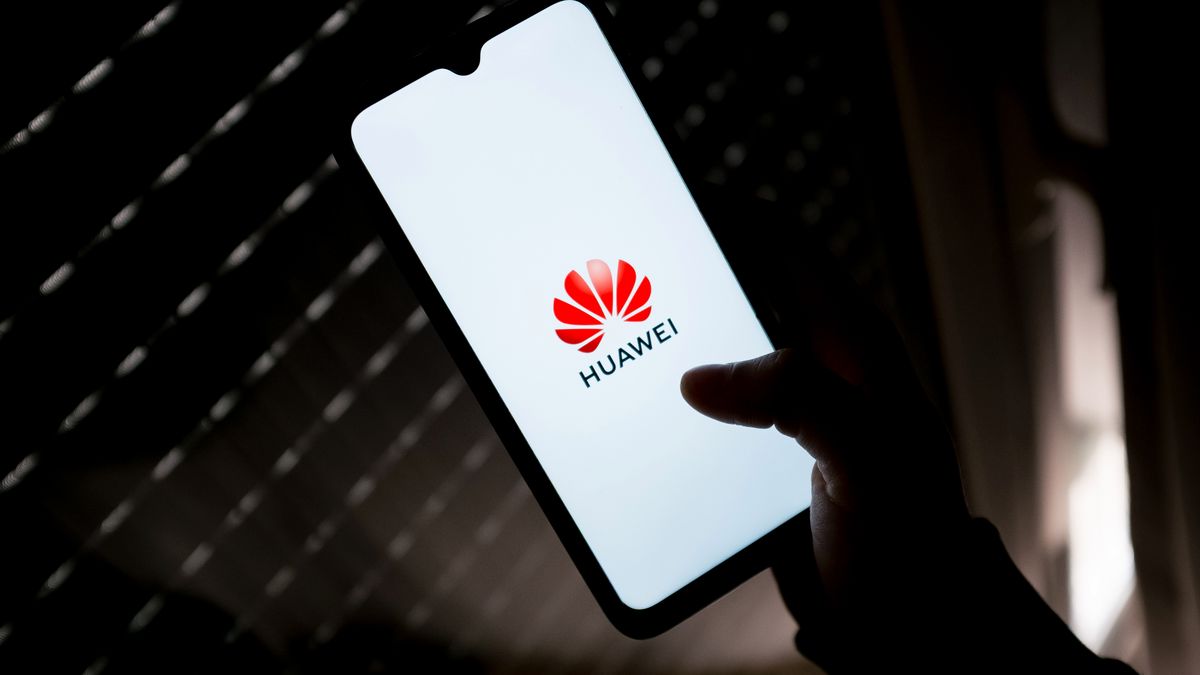 Huawei zamyka swoje sklepy w Rosji. Powodem inwazja na Ukrainę 1