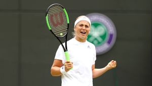 Jelena Ostapenko pokazała moc na starcie Wimbledonu
