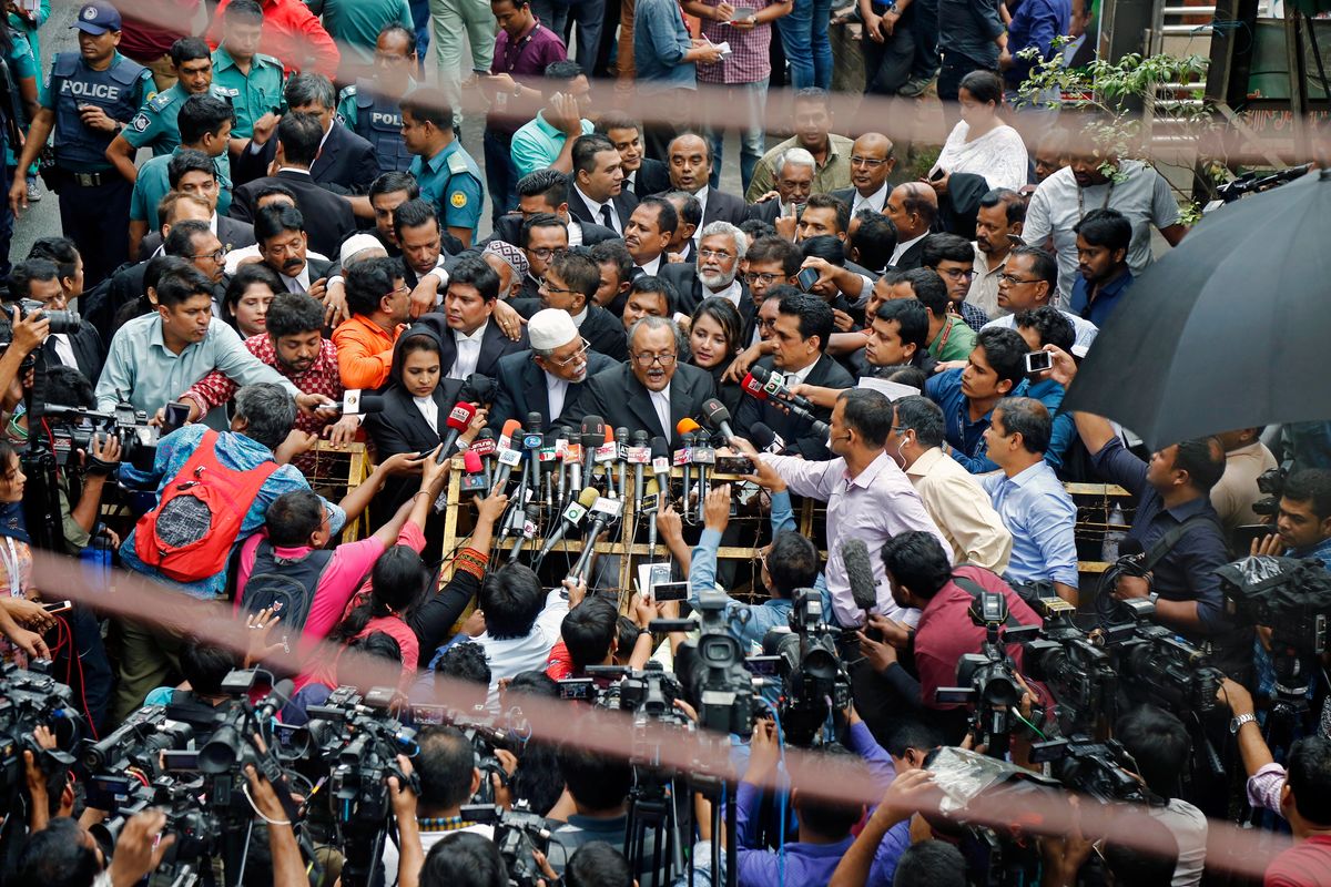 Bangladesz: Kary śmierci dla 19 osób, lider opozycji z dożywociem za próbę morderstwa premier