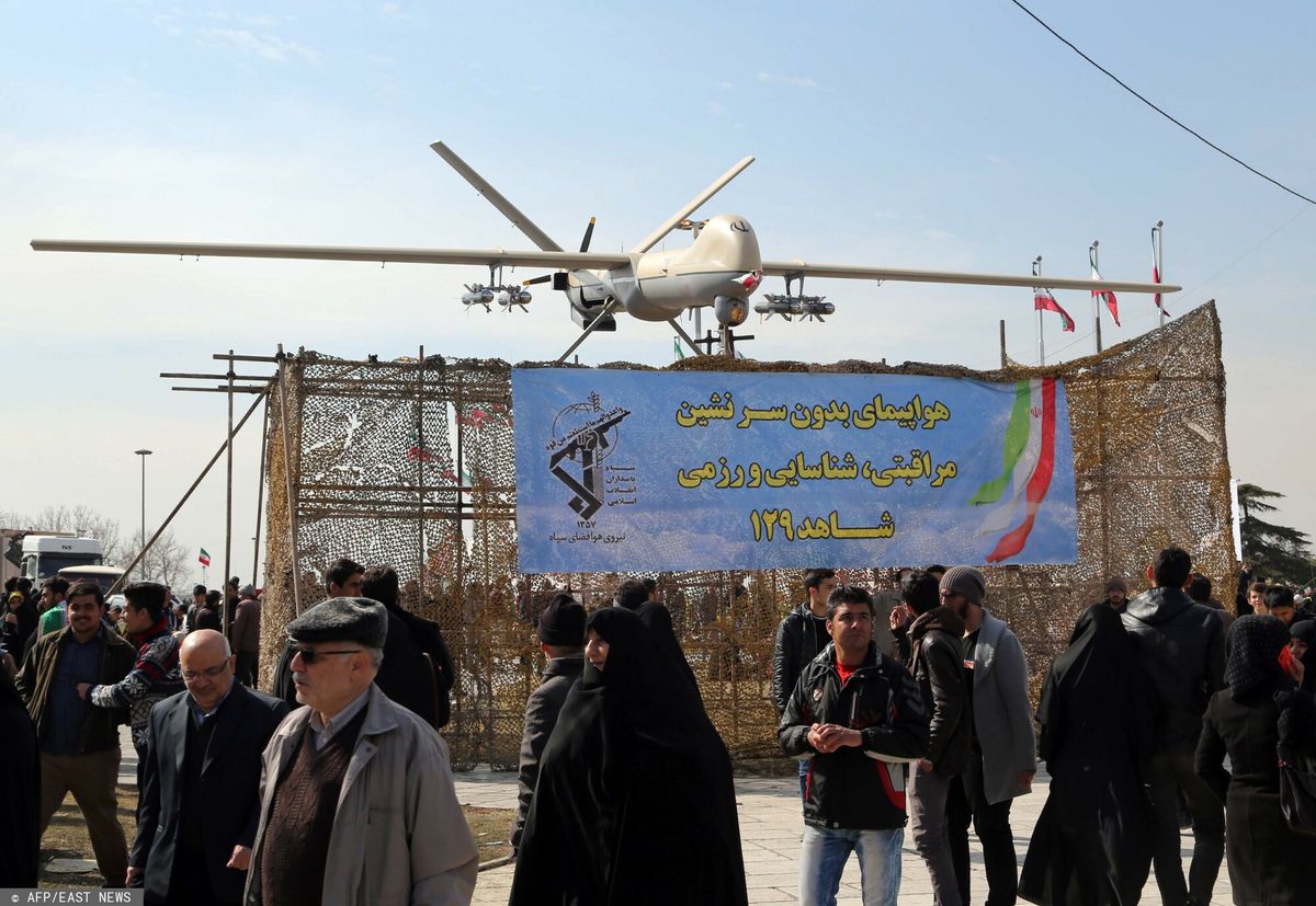 Irański dron Shahed-129 prezentowany w Teheranie